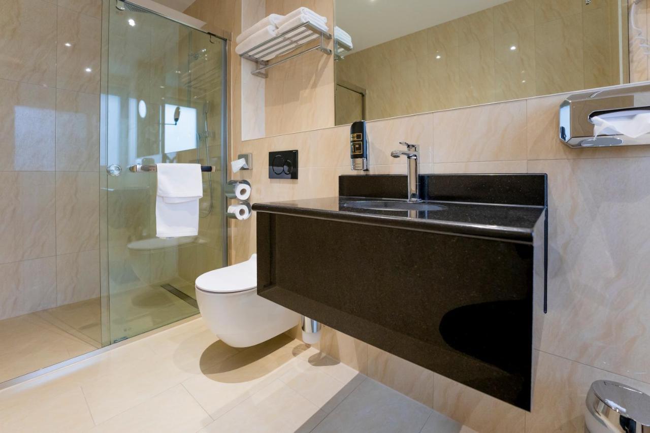Palast Hotel Huerth Ngoại thất bức ảnh